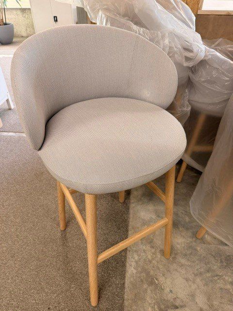 Chaises: Design Barhocker (mit Makel) – D'occasion à Eschenbach LU par R_MR