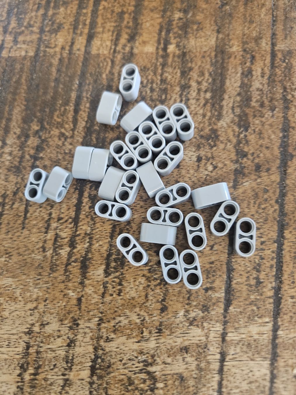 Lego Kit di costruzioni: lego 43857 lot de 25 pièces Light Bluish Gray Technic, – Usato da Confignon venduto da Ecrofigs 1