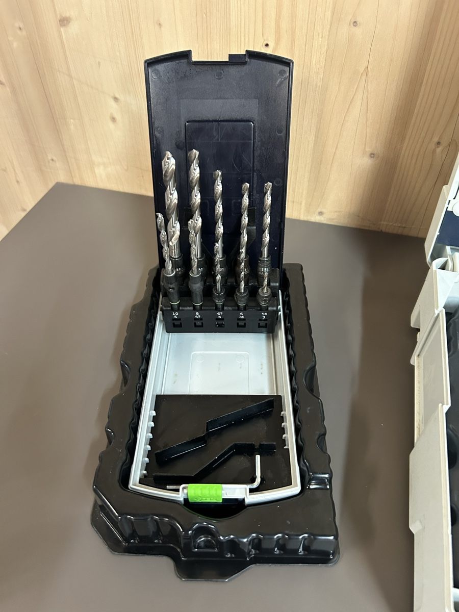 Festool Alle Maschinen: Festool Montagepaket / SYS 1 CE Sort / Systainer Centrotec – Gebraucht aus Elgg von  2