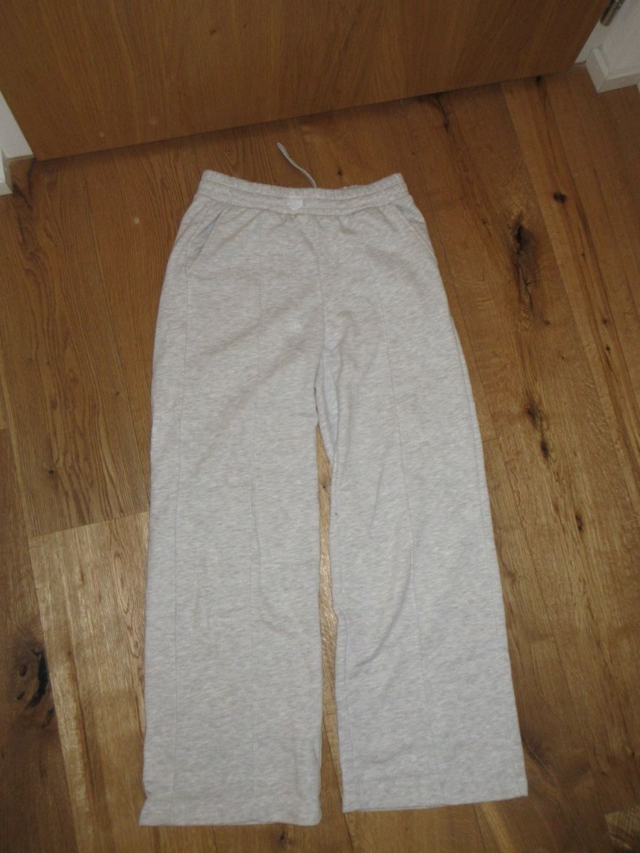 Pantalons: Graue Jogginghose Warm – Neuf (Voir description) à Chur par noe_mh8b