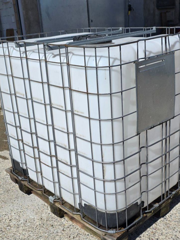 Sonstiges Fahrzeugzubehör: Container 1000L IBC mit Gitterkorb Zustand gebraucht – Gebraucht aus Uesslingen von Jomot0