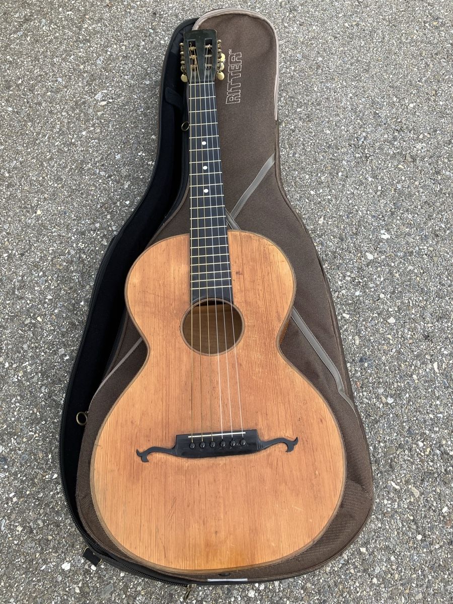 Instruments de musique: Antike Gitarre – D'occasion à Düdingen par Kalalua