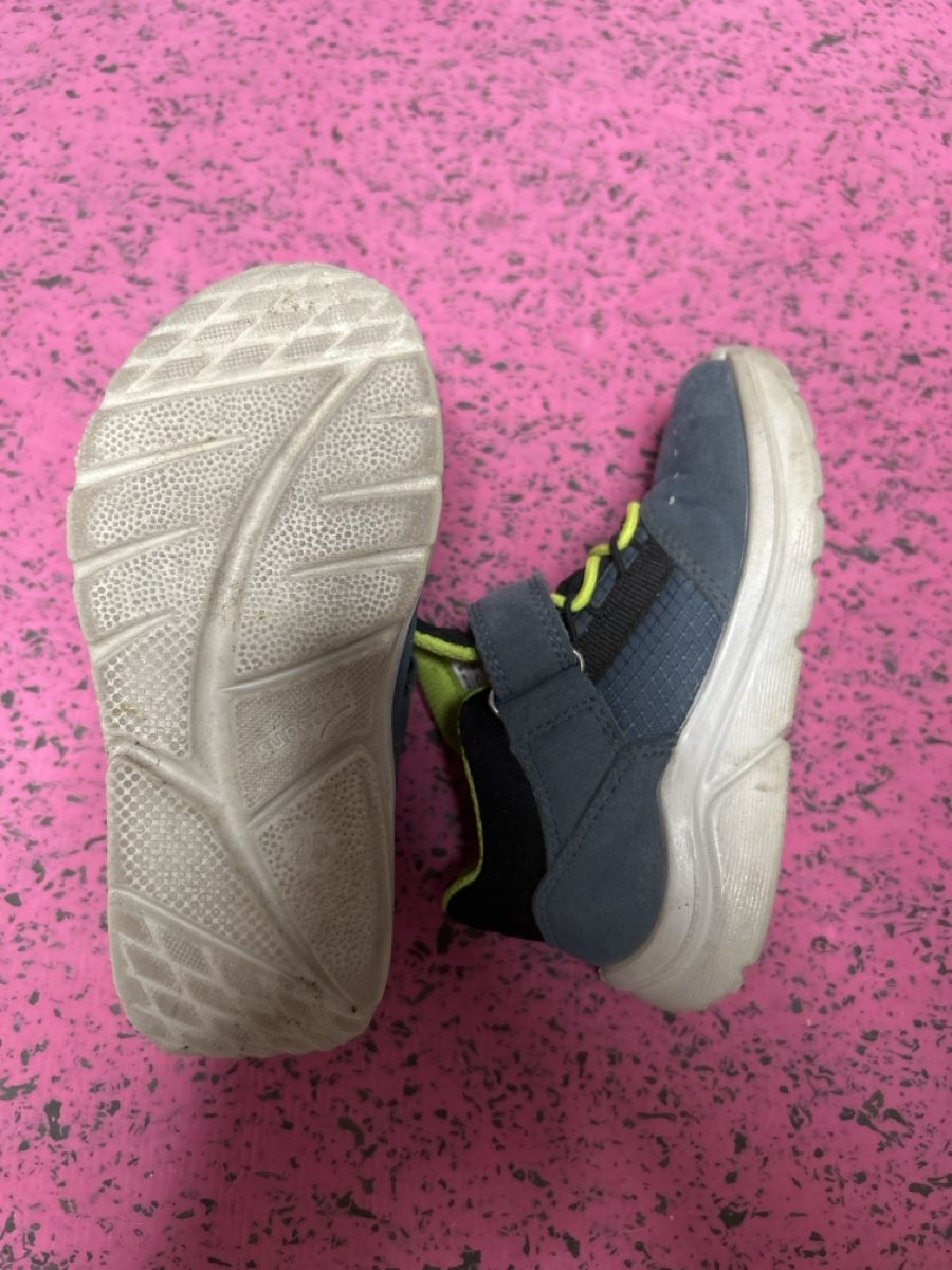 Superfit Chaussures garçon: Kinderschuhe superfit Grösse 25 – D'occasion à Uznach par nerkic 4