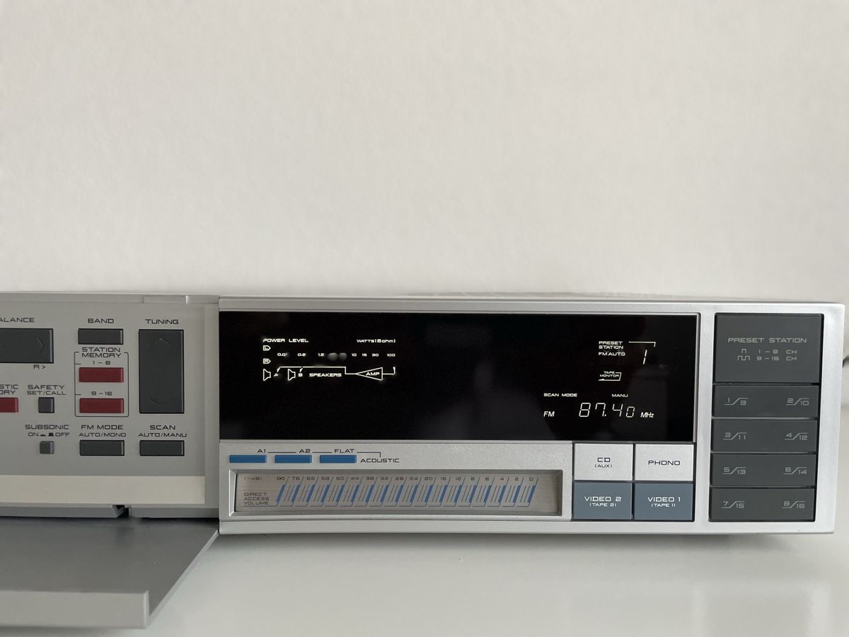 Akai Ricevitori: Akai AA V301 Reciever /Neuwertig – Nuovo (secondo la descrizione) da Freidorf TG venduto da acz_gv27 7