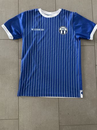Trikot FCZ Grösse M blau gestreift Zustand neu