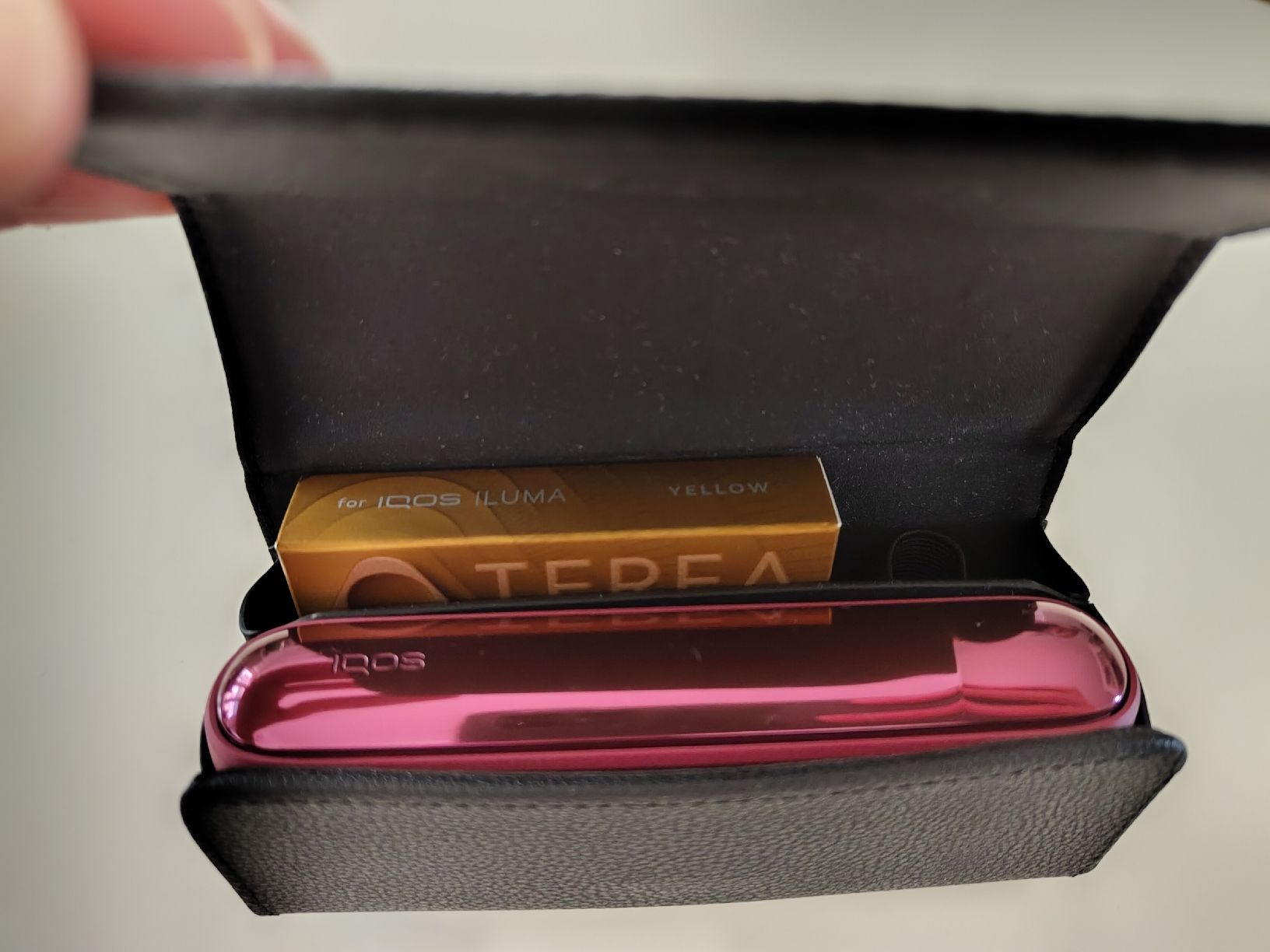 Iqos Autres tabacs: IQOS ILUMA inkl. Lederetui – D'occasion à Schlieren par ruc_65ly 1