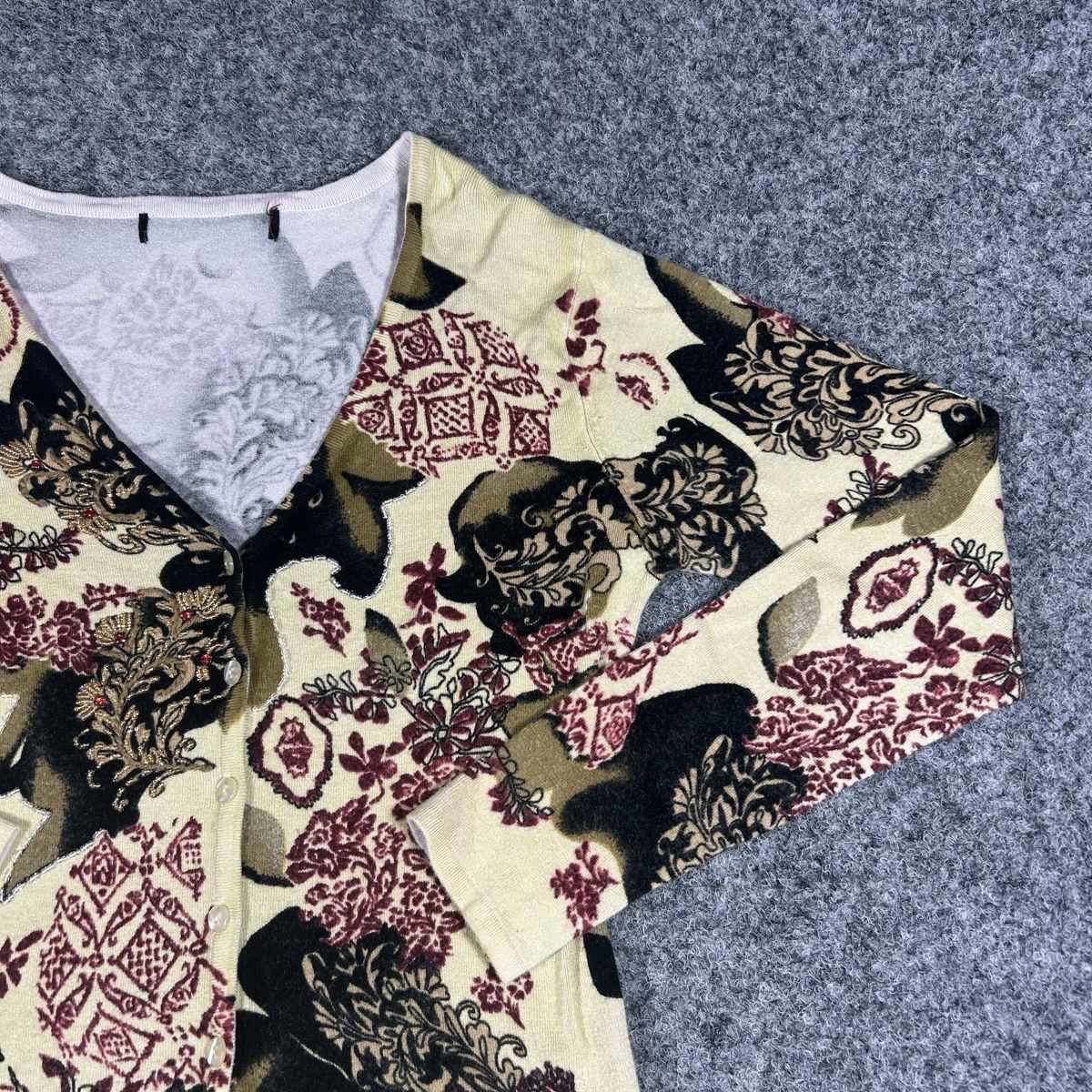 Maglioni & Felpe: Flowers Longsleeve – Usato da La Sagne NE venduto da Matlasape 2