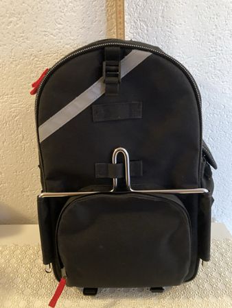 Fahrrad Rucksack mit Sattelstütze und Metallbügel