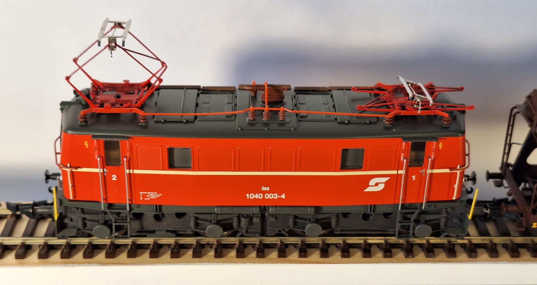 Roco Trains électriques: ÖBB 1040 mit Güterzug – D'occasion à Bern par BahnliebhaberRe420 5
