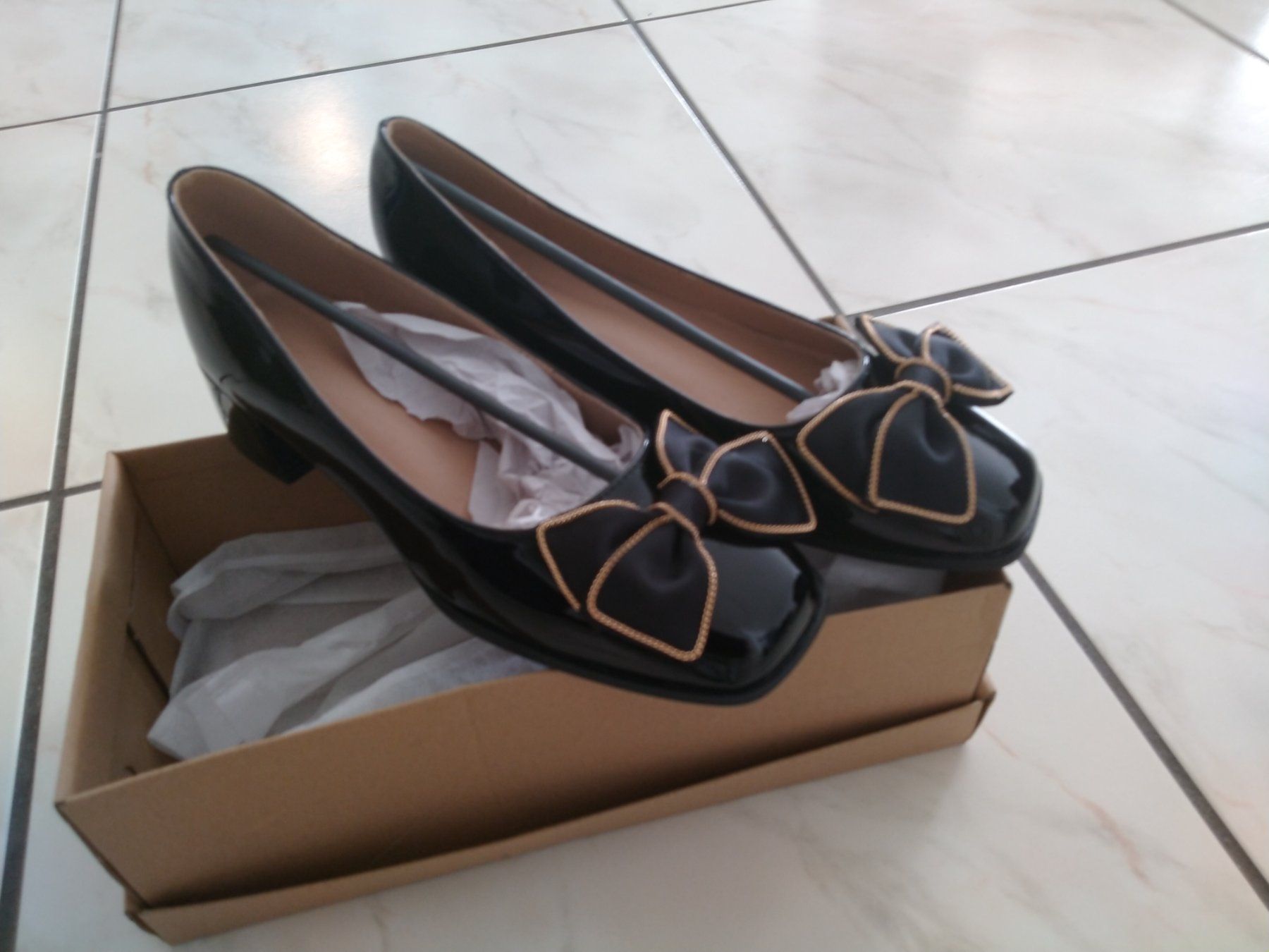 Scarpe da donna: Chaussure vernis noir synthétique taille 39 – Nuovo e nell'imballaggio originale da Veytaux venduto da Christianelucie 2
