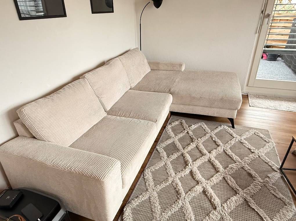 Divani: Cord Sofa Beige - zu verschenken  – Usato da Dagmersellen venduto da Jnn-Wr 4