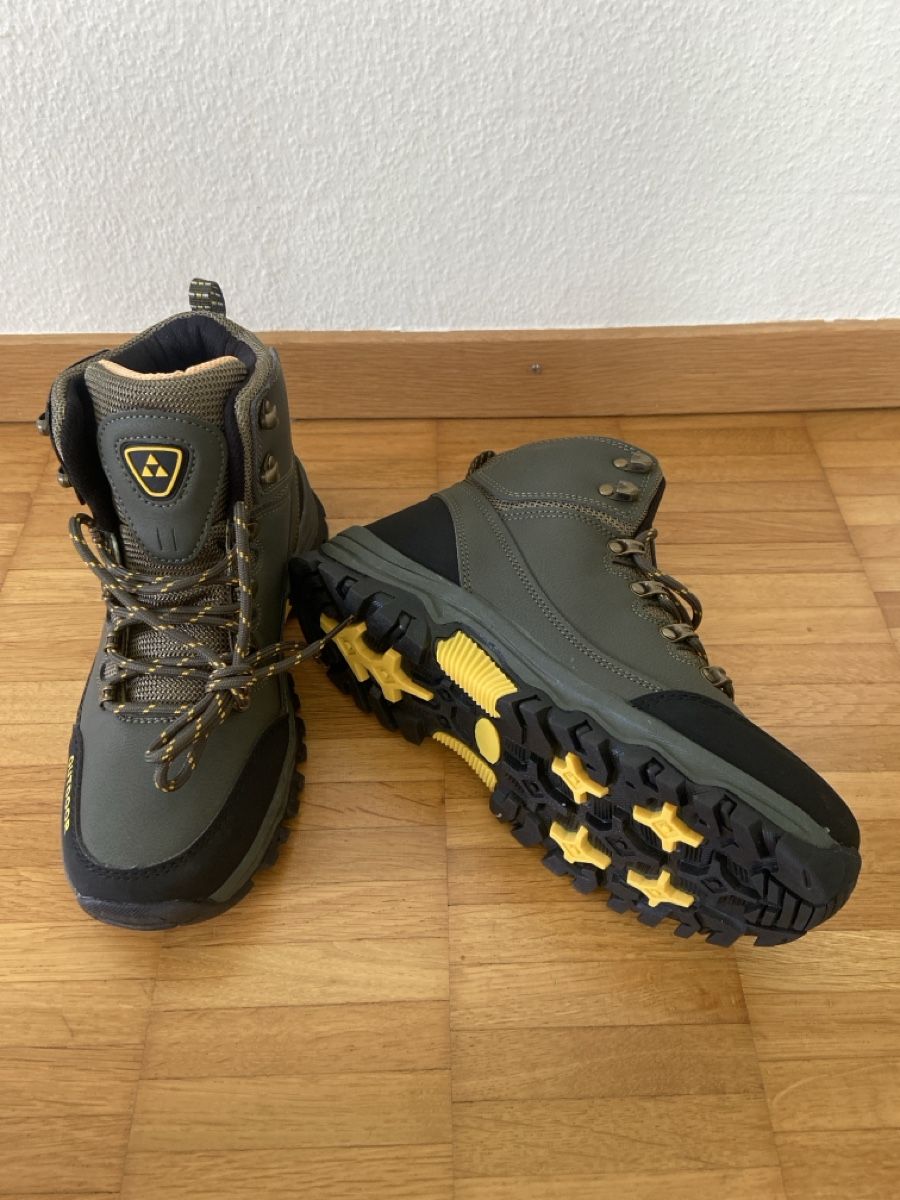 Scarpe per ragazzi: Wanderstiefel Kinder grau 38 – Nuovo (secondo la descrizione) da Wetzikon ZH venduto da MaxundMoritz12