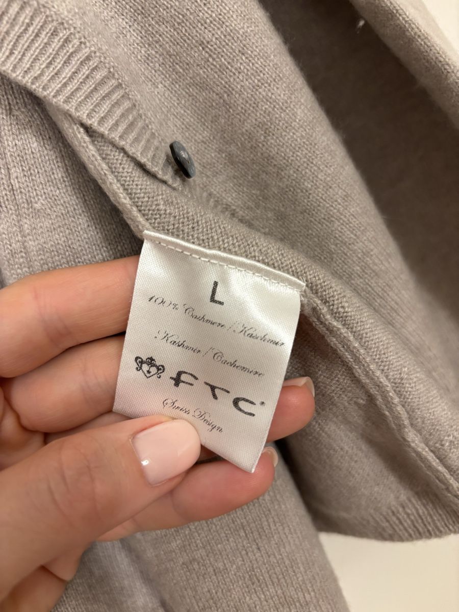 FTC Lotti di vestiti: FTC Cashmere Set – Nuovo (secondo la descrizione) da Zürich venduto da Lynnlouise 8