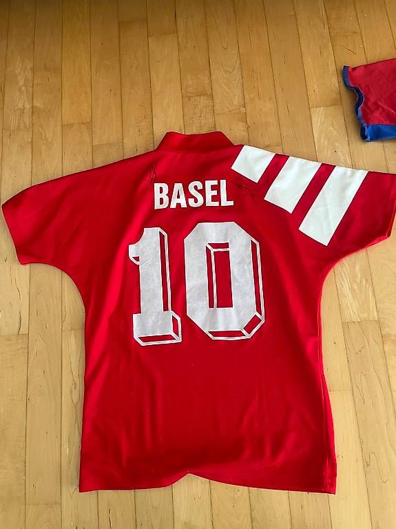FC Basel Canottiere & Pantaloni: FC Basel Heimtrikot 1994, grösse M – Usato da Allschwil venduto da Manolictus 1