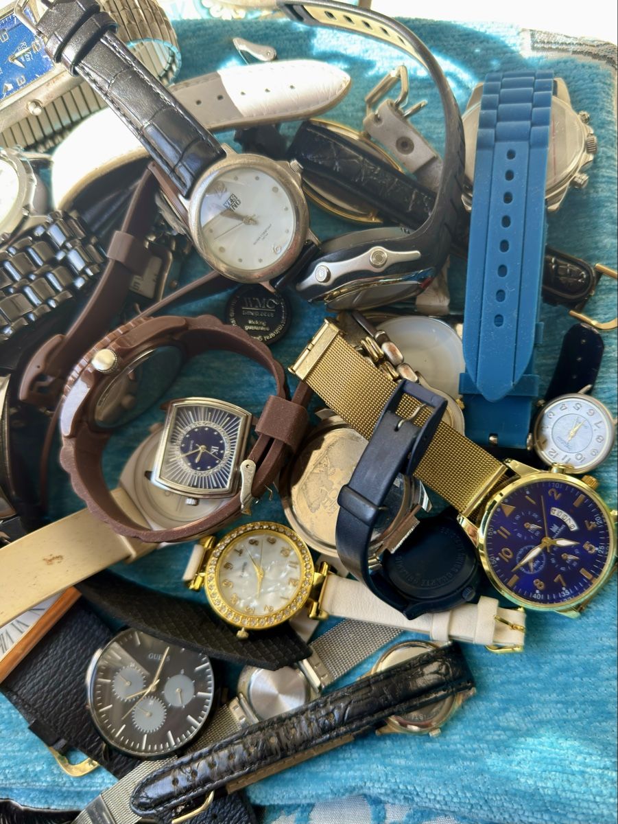Montres:  Uhren ungeprüft  – Défectueux à Zürich par P.Hz 2