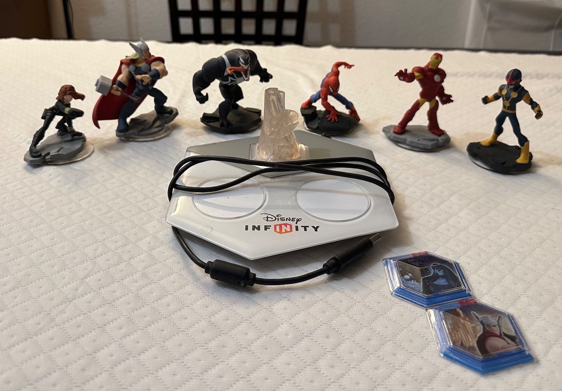 Marvel Figurines: Pack Complet Disney Infinity 2.0 Marvel : 6 Figurines + Base – D'occasion à Genève par hesgotthepackage