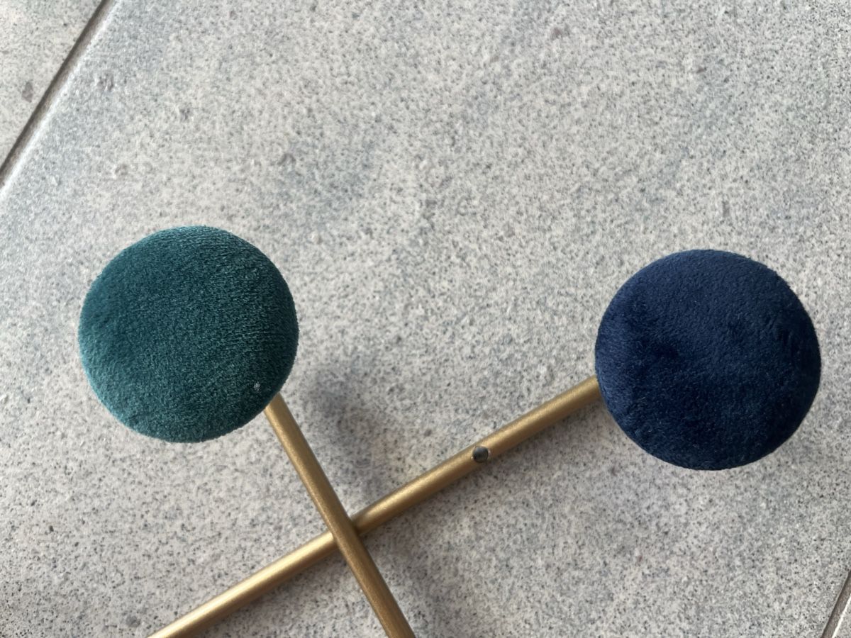Guardaroba: Coat Hook Gold Metal with Colourful fabric Ends – Usato da Hedingen venduto da ELLIECURR 1