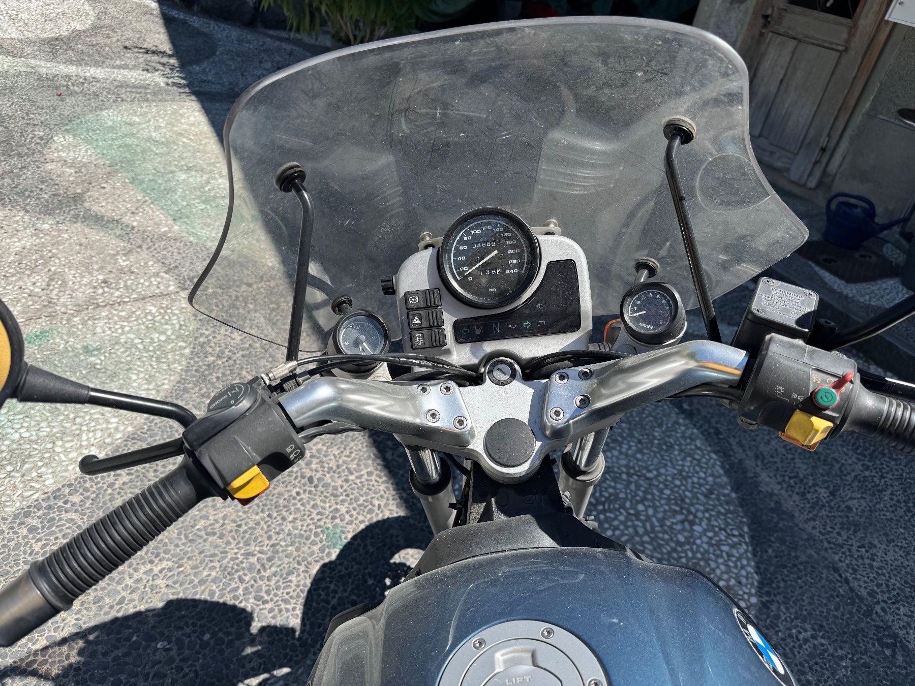 BMW Route: BMW R1100R – Défectueux à dürnten par h.r.hei 4