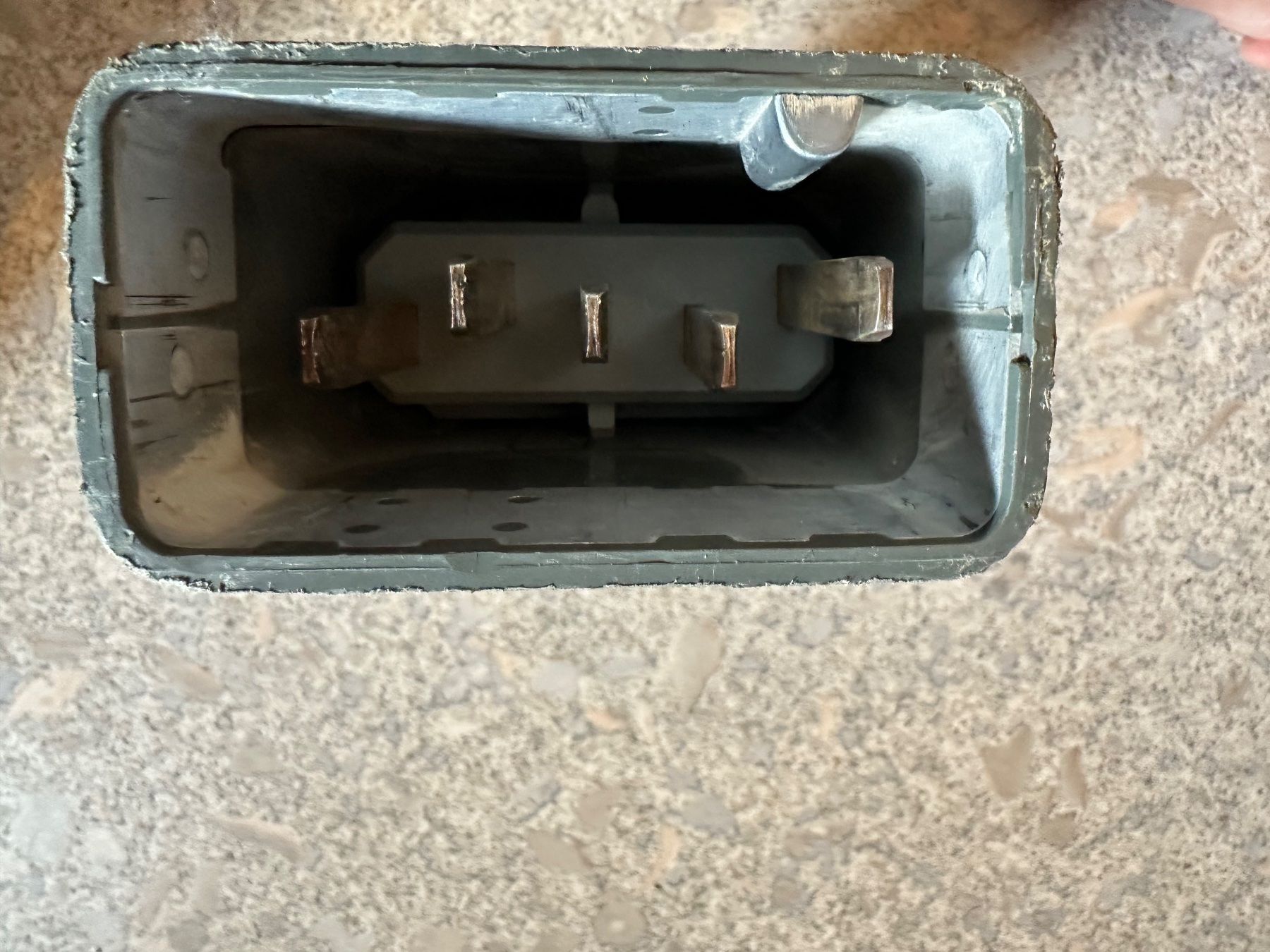 Spine: Stecker J 40 5 Polig CMC – Usato da Huttwil venduto da Bolpa 1