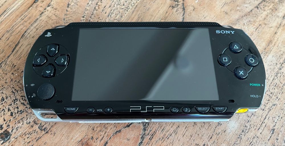 PSP - PlayStation Portable P!nk Limited Edition (PSP-1004 PK) | PlayStation Generation