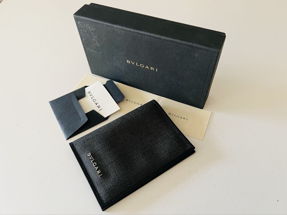 Bulgari Brieftaschen: BULGARI original Passport & Document holder, with box&papers – Neu und originalverpackt aus Mont-sur-Lausanne von vmi_ym5l