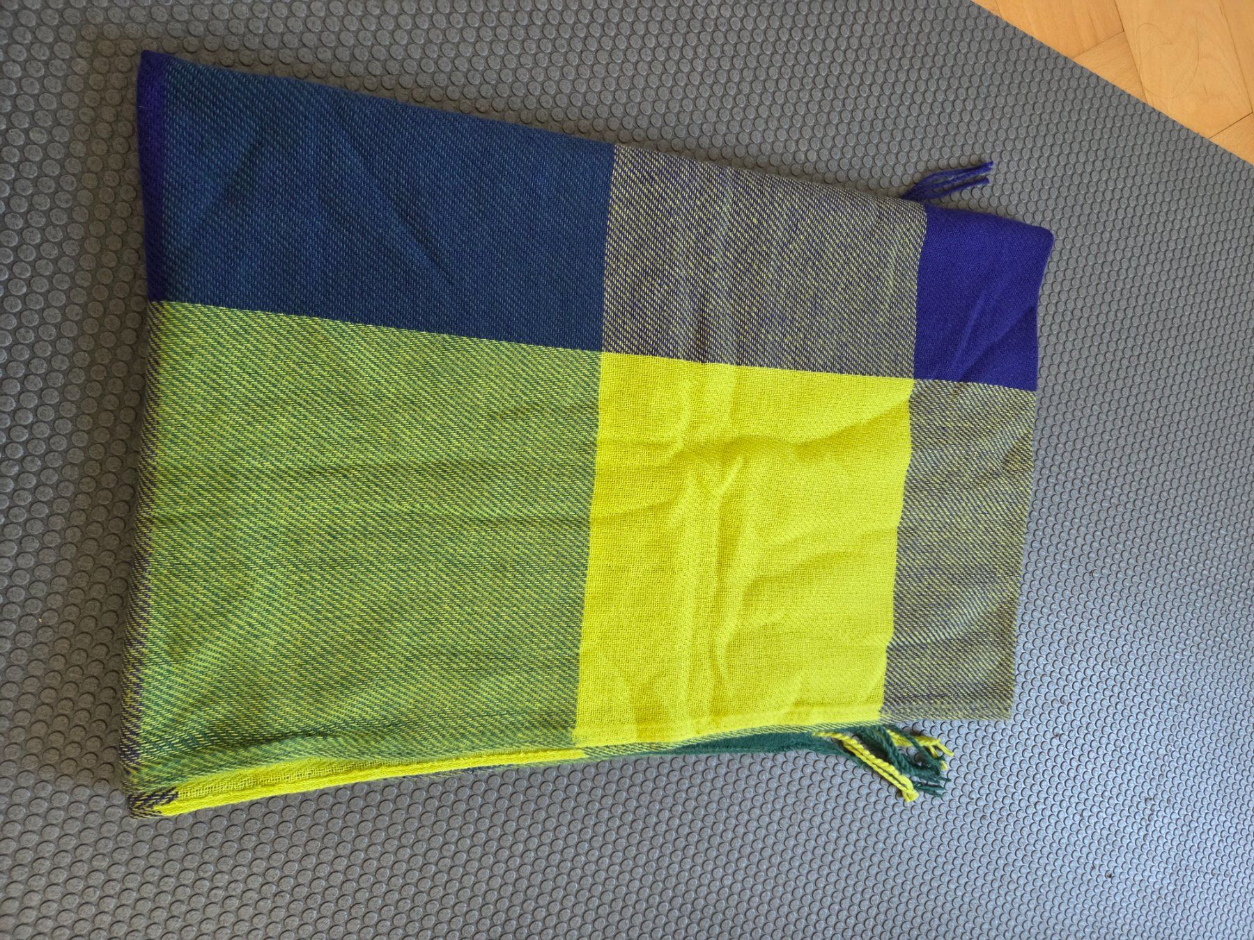Foulard & Sciarpe: Schal Kaschmir neu – Nuovo e nell'imballaggio originale da Zürich venduto da cor_7p88 1