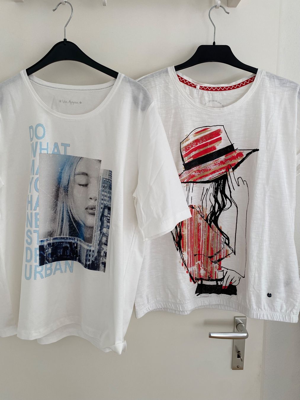 T-Shirts: 2x T-Shirt Gr. 42 – Gebraucht aus Rapperswil SG von Hubeli