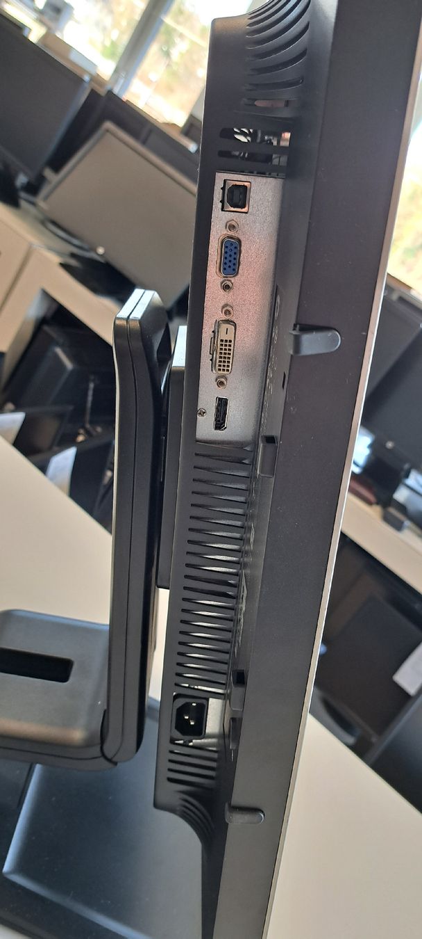 Hewlett Packard Monitor: Bildschirm HP Compaq LA2405wg – Usato da Elgg venduto da computerbrocki 3