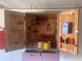 Werkzeugschrank mit Inhalt, viele Hobel & Stecheisen