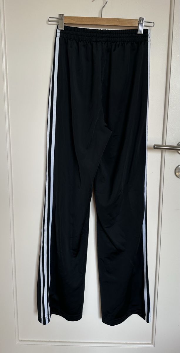 Adidas Hosen: Adidas Track Pants Black White Stripes  – Gebraucht aus Orvin von mboder 3