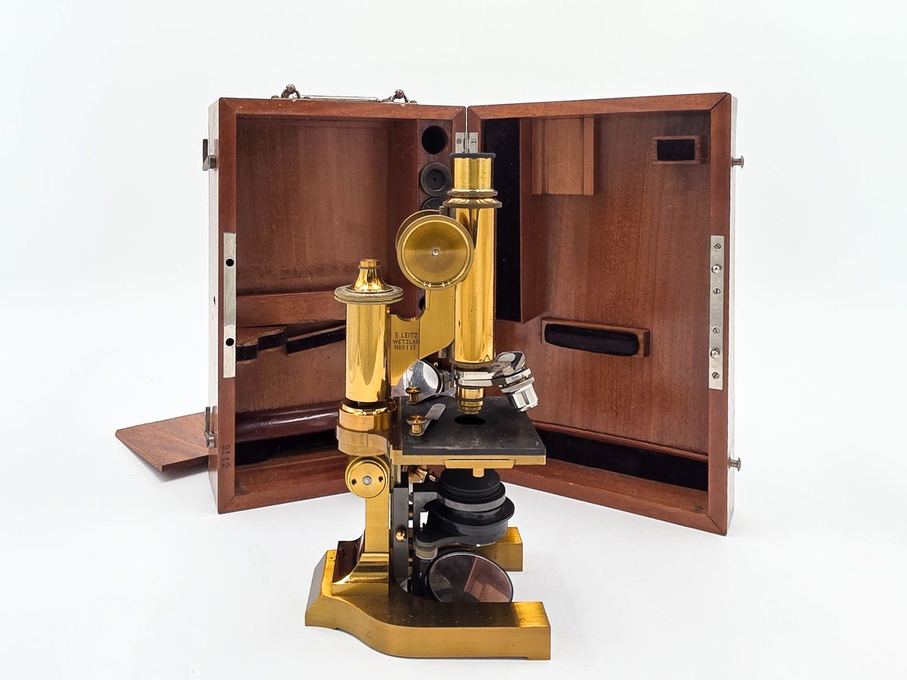 Leitz Microscopi: E. Leitz Mikroskop - Messing, Holzkoffer - Ref. 08/09 – Usato da Au ZH venduto da BrockiAu