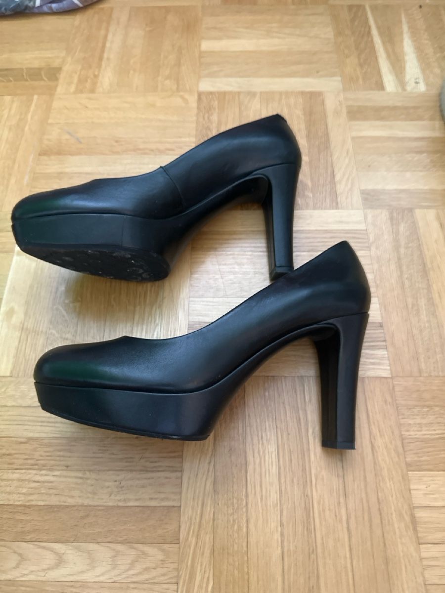 Damenschuhe: Unisa Pumps 38 – Gebraucht aus Riedikon von Torino99 1