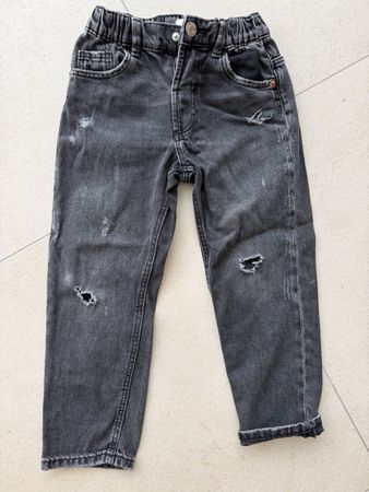ZARA Jeans mit Löcher Gr. 110