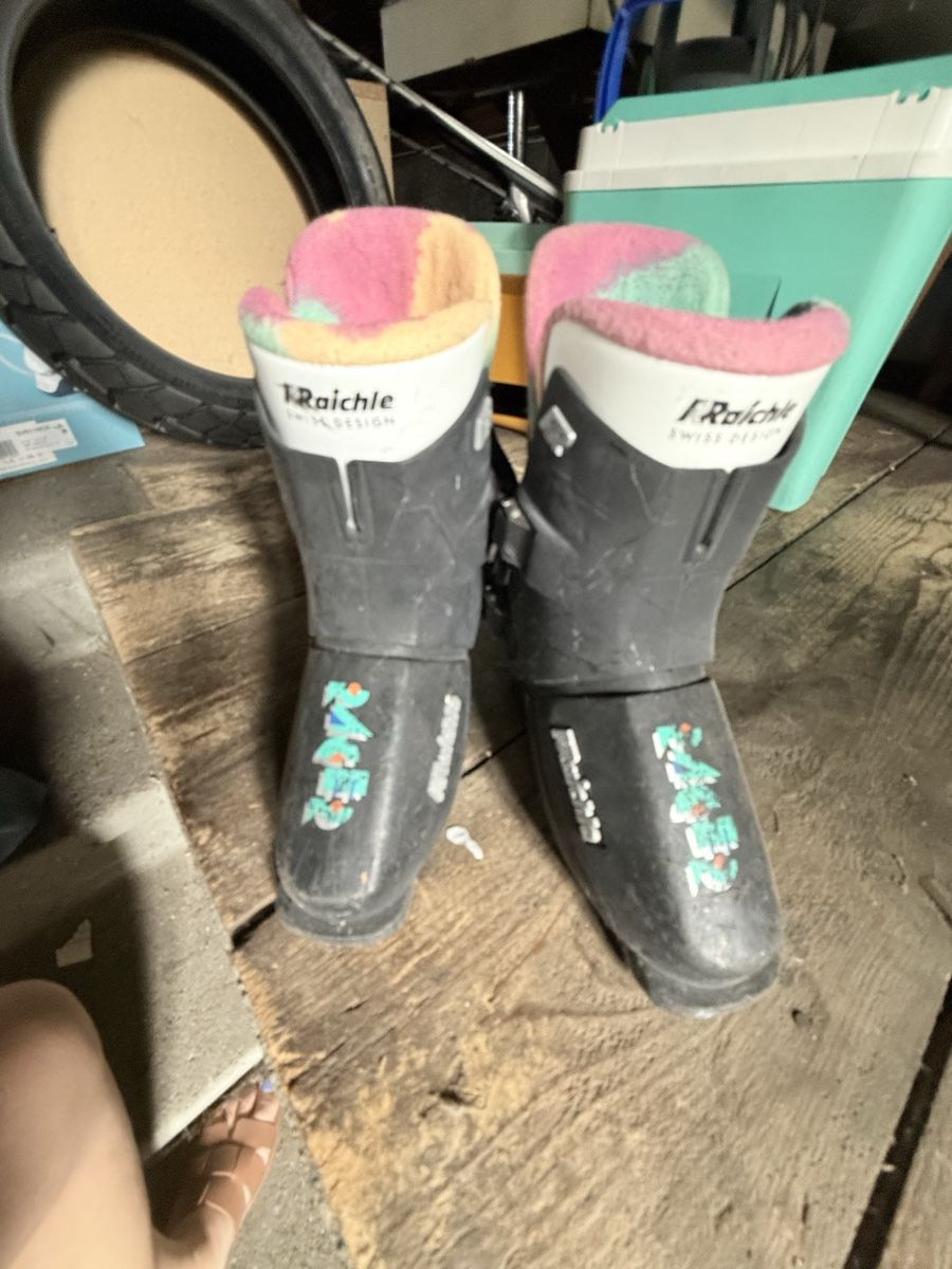 Schuhe für Jungen: Chaussures de ski  – Gebraucht aus Cousset von Andre93mendes