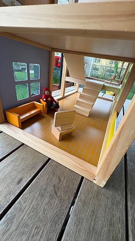 Puppenhäuser & -möbel: Holzige Puppenhaus Hape – Gebraucht aus Kriens von mar_h6yl 2