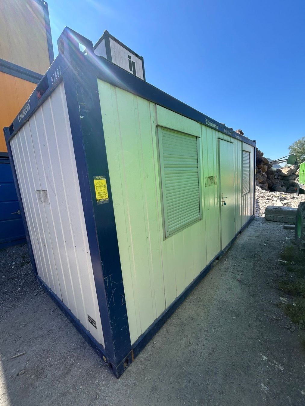 Conteneurs de construction: Contecta Polier Baucontainer – D'occasion à Egg b. Zürich par SwissTradingAgency