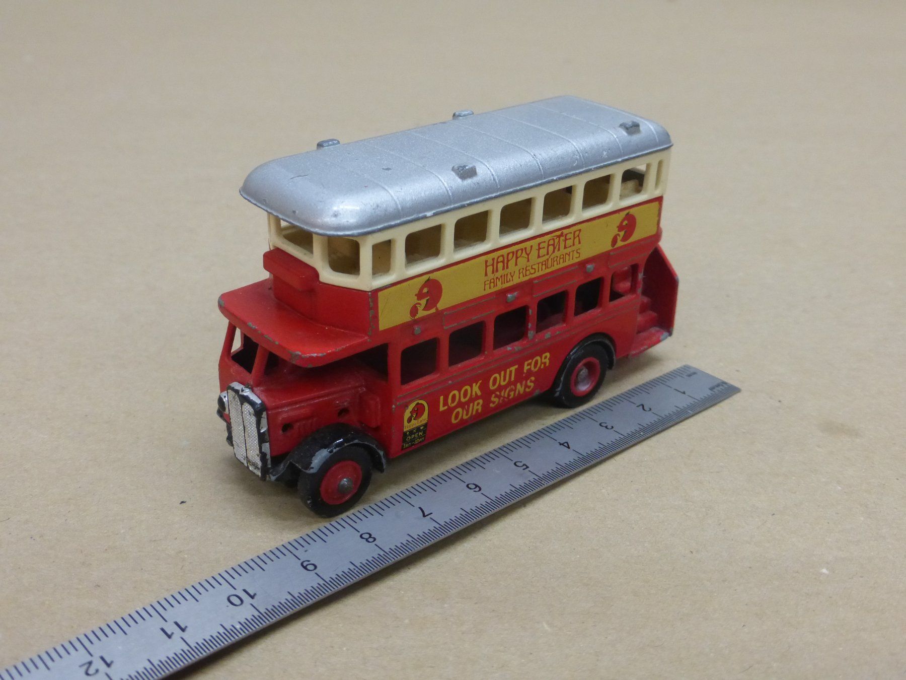 Modellini d'auto: Lledo Modellbus Happy Eater rot gebraucht Modellauto – Usato da Gempen venduto da Smokie72