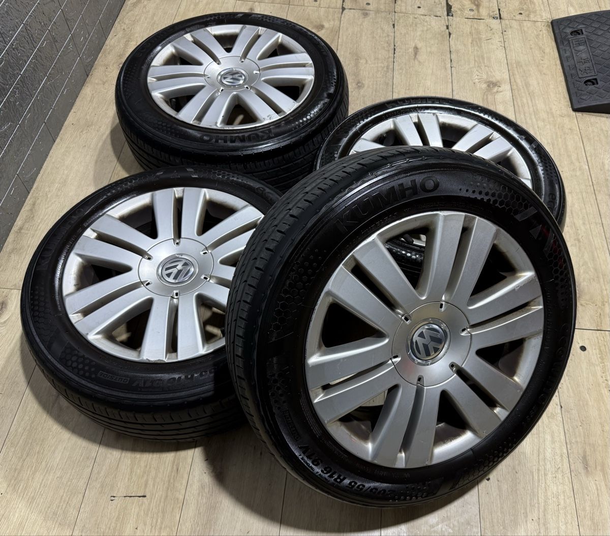 Pneumatici & Ruote complete: Vw 16 Zoll – Usato da Gisikon venduto da SKR-F10 1