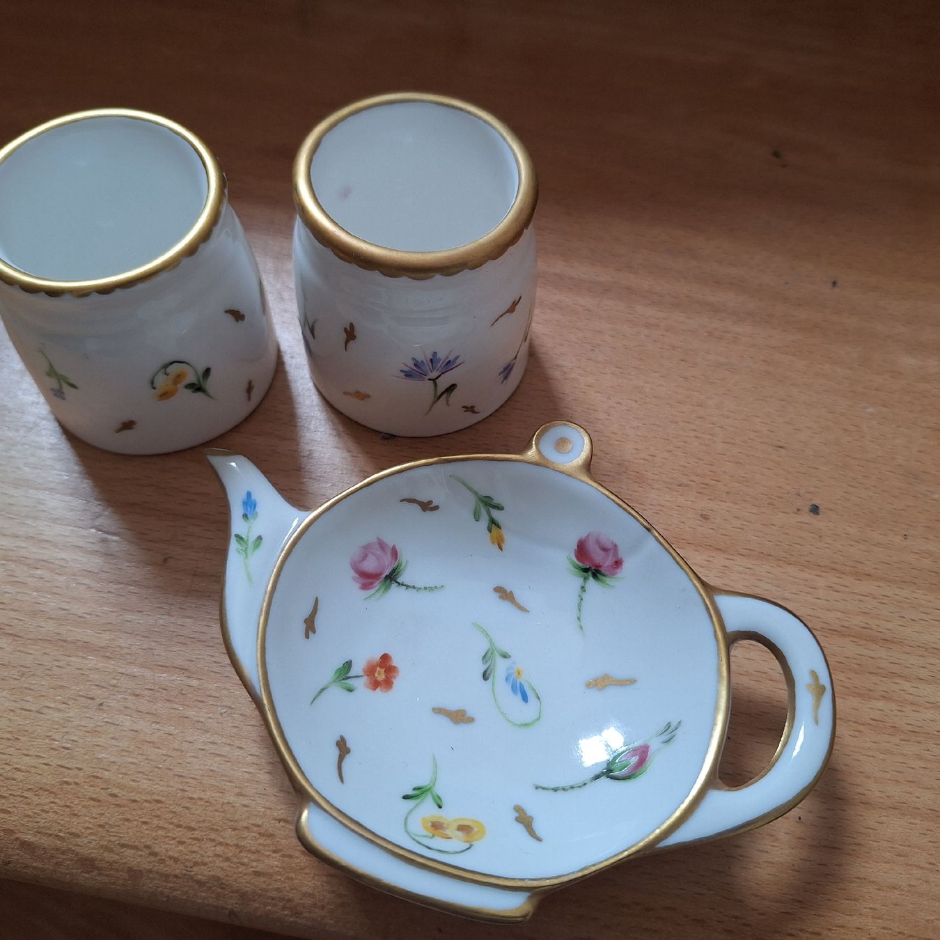 Set di piatti: Herziges Geschirr, Shabby Chic – Usato da Winterthur venduto da Goldpipau 1