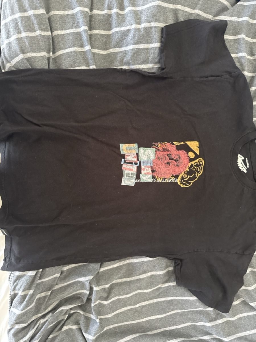 T-Shirts: Pull&Bear T - shirt – Gebraucht aus Aesch BL von ida_x65l