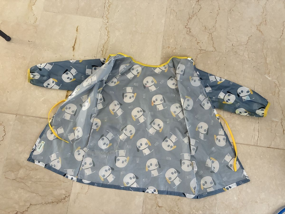 Altro materiale per artisti: Kinder Malschurz / Hundemuster blau / Gr. 120cm – Usato da Münchenstein venduto da pricehouse 4