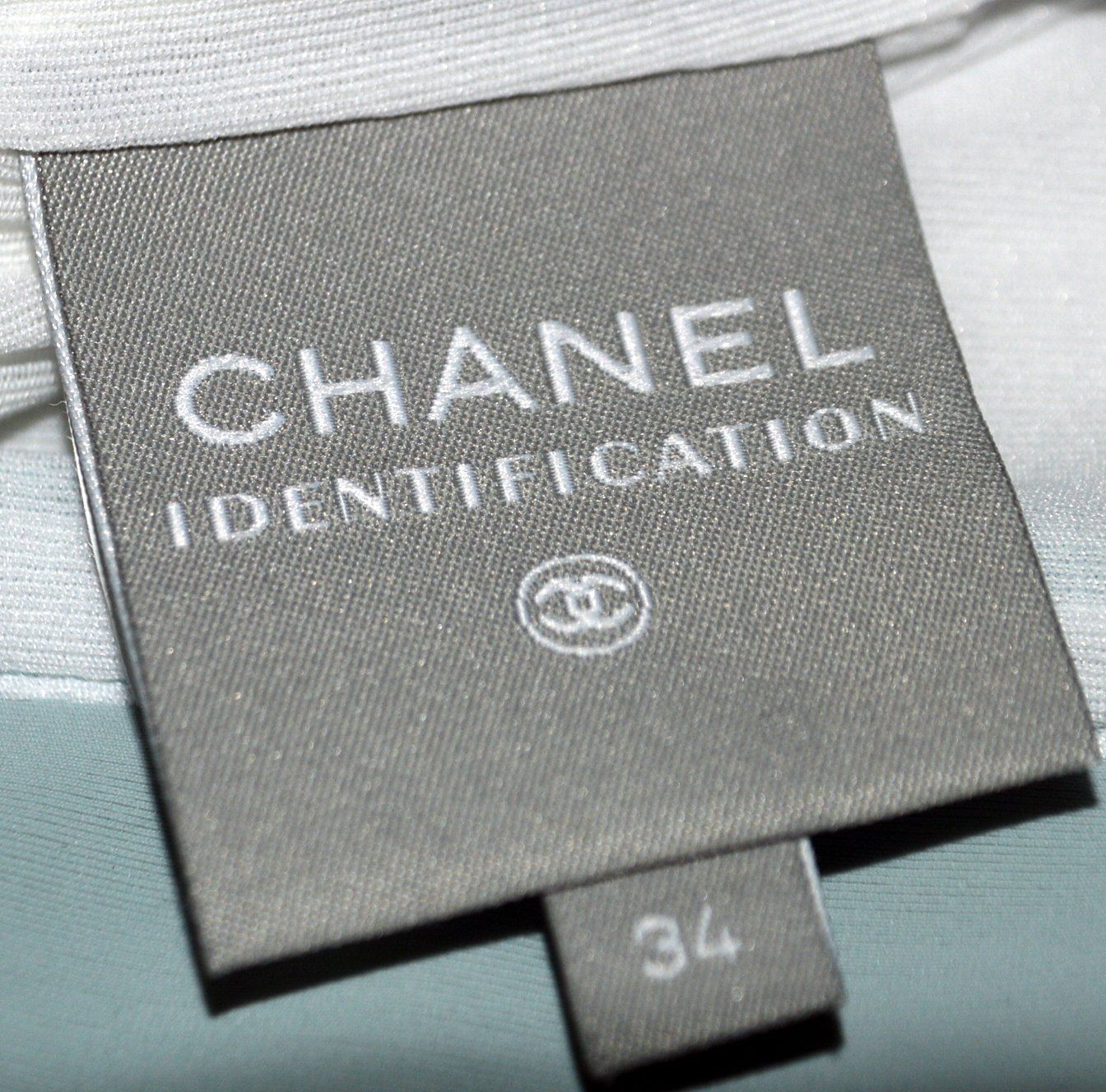 Chanel Completi & Tailleur: Chanel Skianzug / combinaison de ski .34 – Usato da Collonges venduto da Auganien 8