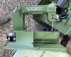 ELNA Nähmaschine grün mit Koffer 