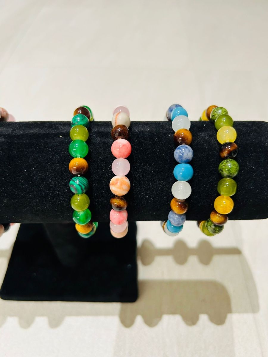 Bracciali & Braccialetti: Bunte Naturstein-Armbänder – elastisch, bequem – Nuovo e nell'imballaggio originale da Winterthur venduto da Box4Fun 3