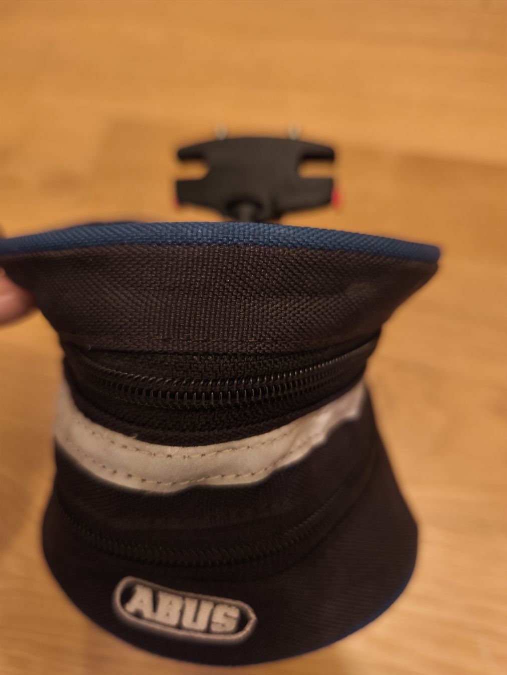 Taschen: Abus Satteltasche schwarz mit Klickfix Halterung – Gebraucht aus Luzern von dom_5v5g 1