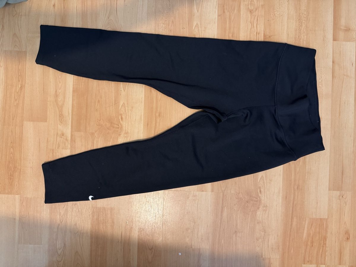 Nike Leggings: Leggings Nike femme – Nuovo (secondo la descrizione) da Lausanne venduto da Michel_Ozcan
