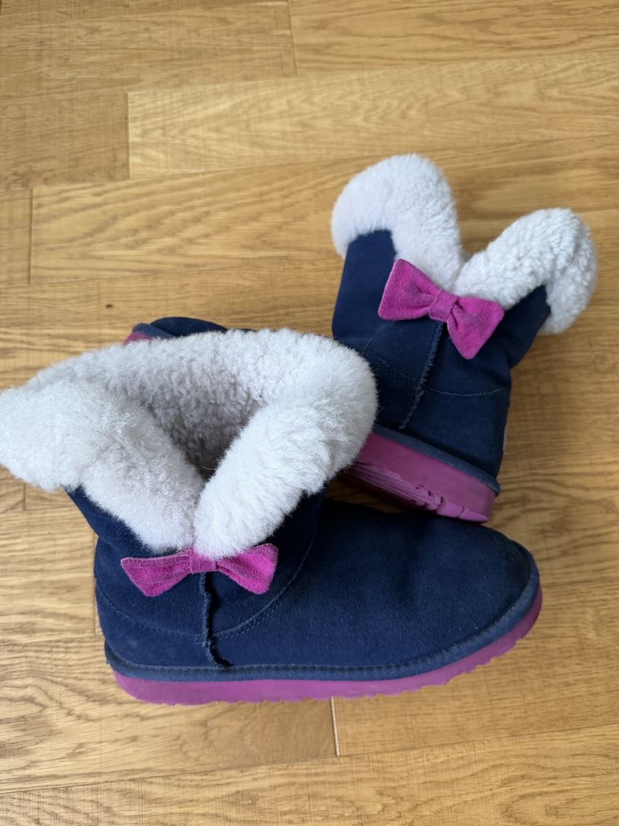 Ugg Scarpe da donna: Navy UGG’s Boots  - Grösse 35 – Usato da Wetzikon ZH venduto da Kleiderverkauf