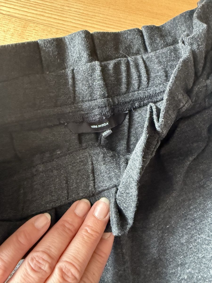 Vero Moda Pantaloni: Paperbag Hose von Vero Moda – Nuovo (secondo la descrizione) da Itingen venduto da jessi811 1