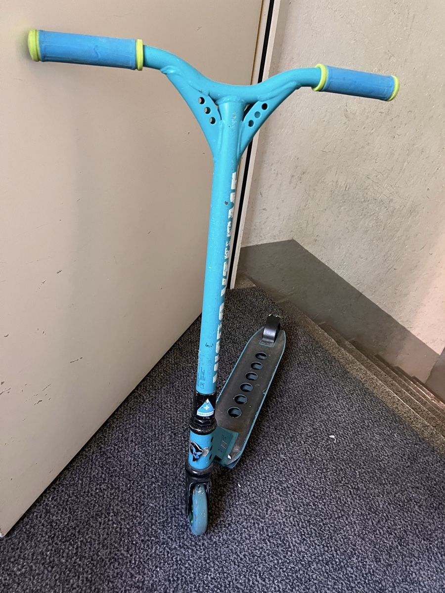 Micro Kickboard: Micro Xtreme Scooter blau – Usato da Zürich venduto da Azzurro6 1