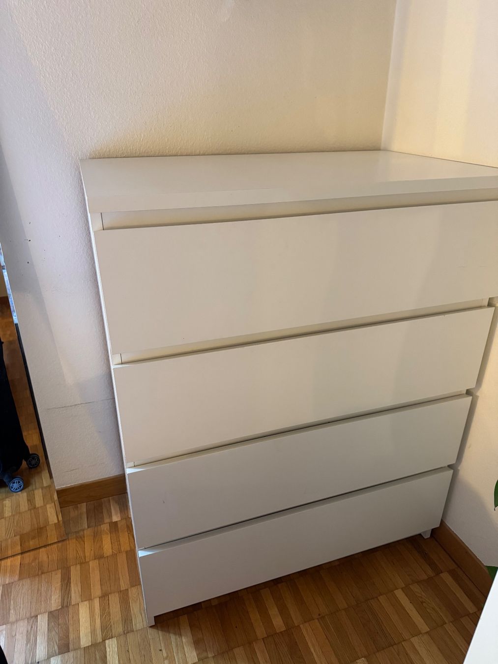 Ikea Cassettiere: Kommode weiss 4 Schubladen guter Zustand – Usato da Zürich venduto da sofiaalpac